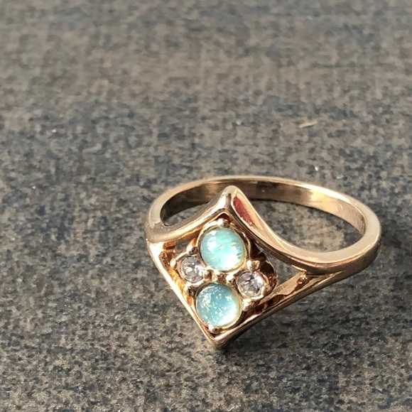Avon Ring Small Avon Ring Gold & Blue 💝2/$20